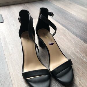 Nine West Black Strappy Open Toed Heels Size 8 1/2